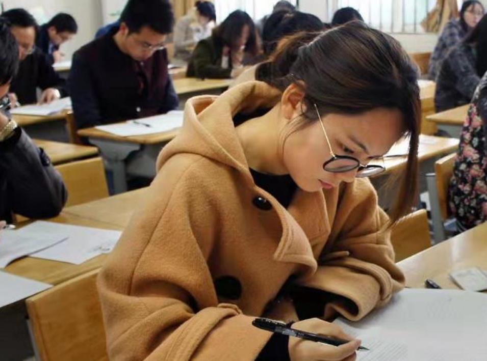 2023年事业单位将上调工资，最多补发5个月差额，教师在其中吗